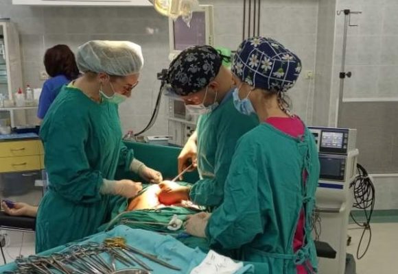 Героите на КОЦ- Бургас, спасили жена при 6-часова тежка операция